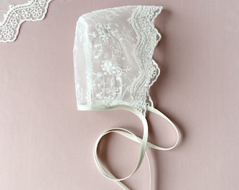 Baptism bonnet, christening bonnet