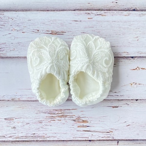 Baptism shoes, christening shoes, lace baby shoes, baby girl lace booties