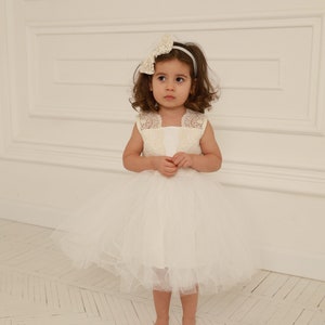 Flower girl dresses, tulle flower girl dress, toddler flower girl dress, lace flower girl dress