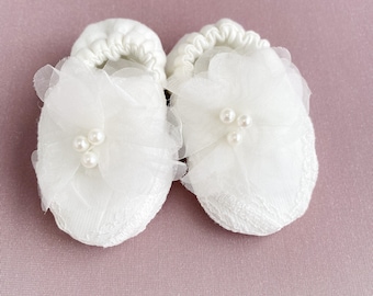 Flower girl shoes, baptism lace shoes for baby girl, baptism favors, newborn girl gift