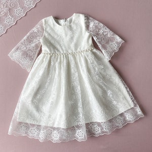 Vestido de bautizo de algodón color marfil: vestido de bautizo con encaje floral
