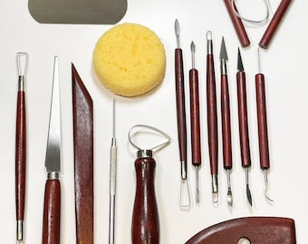 Lot de 15 outils de poterie. 9 outils de poterie essentiels et 6 outils de sculpture. Ensemble d'outils pour travailler la poterie, la céramique et l'argile.