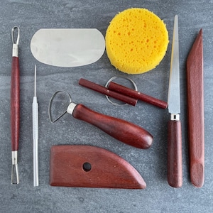 9er-Set Keramik-Werkzeuge-Starter-Kit. Werkzeugsatz für das Arbeiten mit Ton und Keramik. Keramik Anfänger Set.