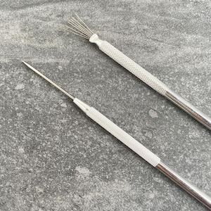 Pinceau et aiguille pour texture métallique pour poterie et argile