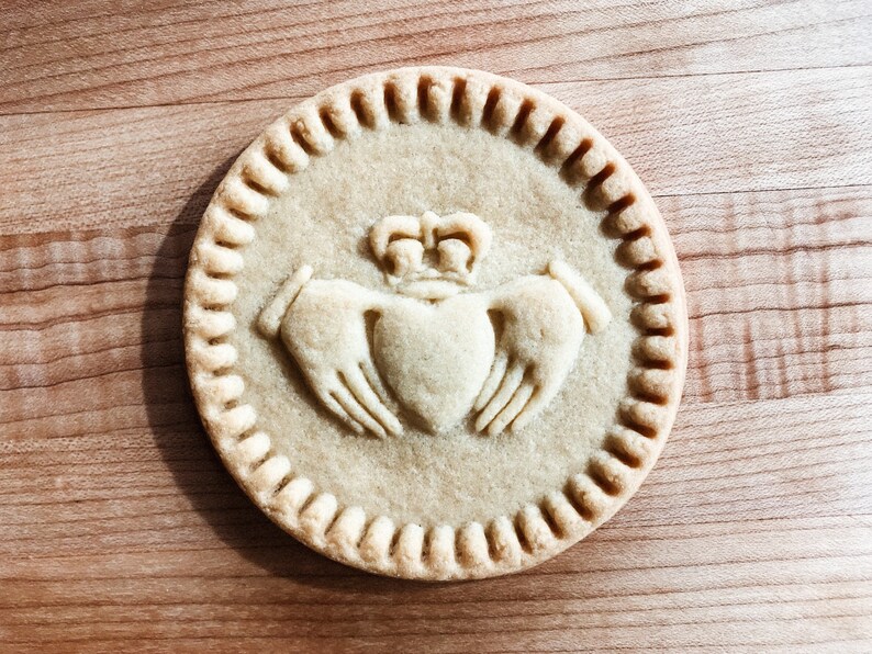 Irish Claddagh Cookie Cutter Etsy