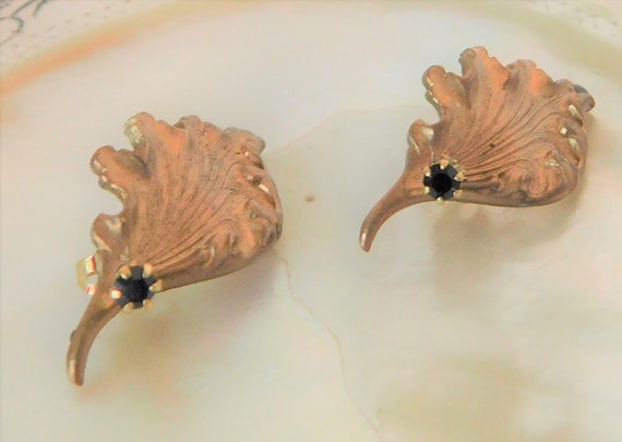 Vintage Gold Leaf Ruffled Edged Earrings, Studs, … - image 5