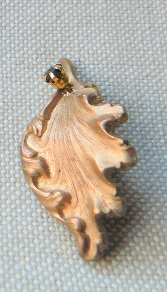 Vintage Gold Leaf Ruffled Edged Earrings, Studs, … - image 7