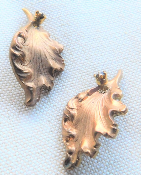 Vintage Gold Leaf Ruffled Edged Earrings, Studs, … - image 2