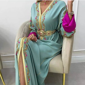 Luxe Moroccan Caftan, Hand-Beaded Elegance for Opulent Evenings – Shop Glamorous, Fancy Dresses Now!لباس مغربي قفطان