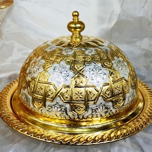 Handmade Moroccan Brass Platter With Lid, Boho Decor, Decorative Serving Dish, Vintage style Oriental Tableware For Dining And Decor