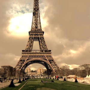Eiffel Tower Print, Eiffel Tower Art, Paris Wall Art, Paris Decor, Eiffel Tower Photography, French Decor, Paris Minimalist, Home Decor, Art