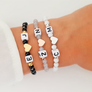 Pulseira Personalizável - Pulseira com Letra Inicial - Pulseira Elegante - Pulseira Delicada - Ajustável - Joias Minimalistas - Pulseira com Nome de Conta