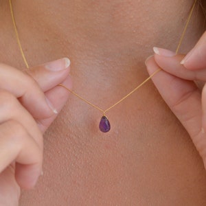 Amethyst-Halskette Gold, Februar Birthstone Monat Halskette, Einfache Goldkette, Zierliche Goldkette, rohe Amethyststein-Halskette