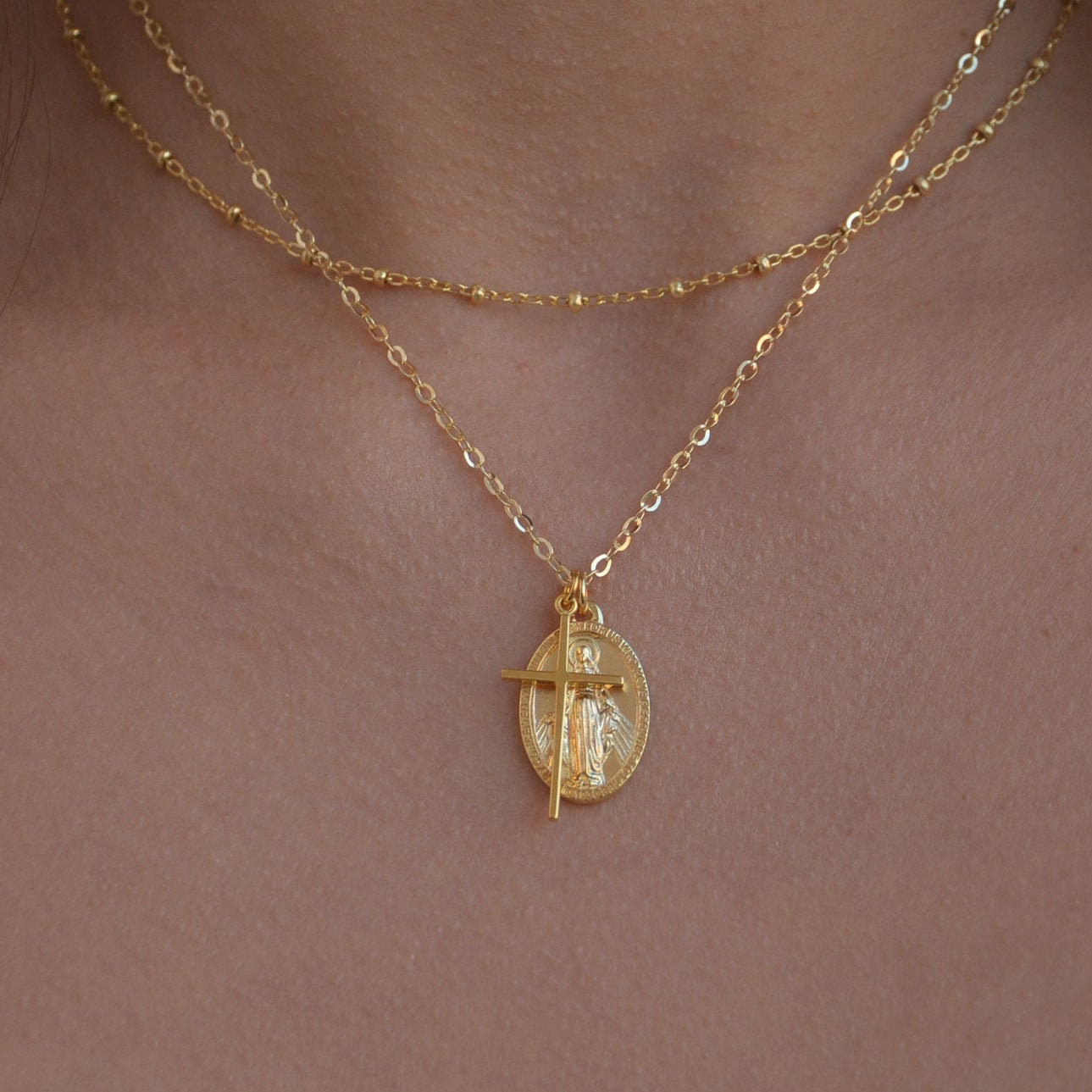 Elegant Women Men Virgin Mary Necklaces Dainty Gold Medallion Pendant Religious Elegant Women Men Virgin Mary Necklaces Dainty Gold Medallion Pendant Religious