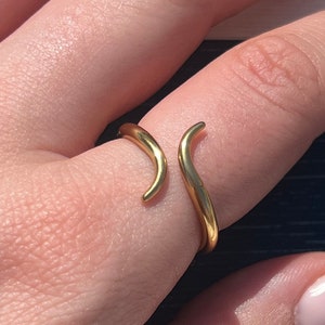 Gold Wavey Ring • Waterproof and tarnish free • Stainless Steel Band Ring