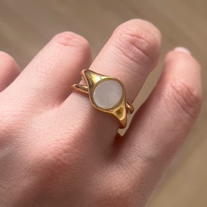 Gold Pearl Signet Ring: Waterproof Stainless Steel