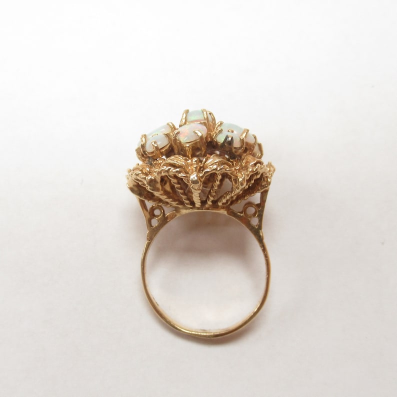 14k 585 yellow gold flower motif opal ring 8.0 grams size 6.5
