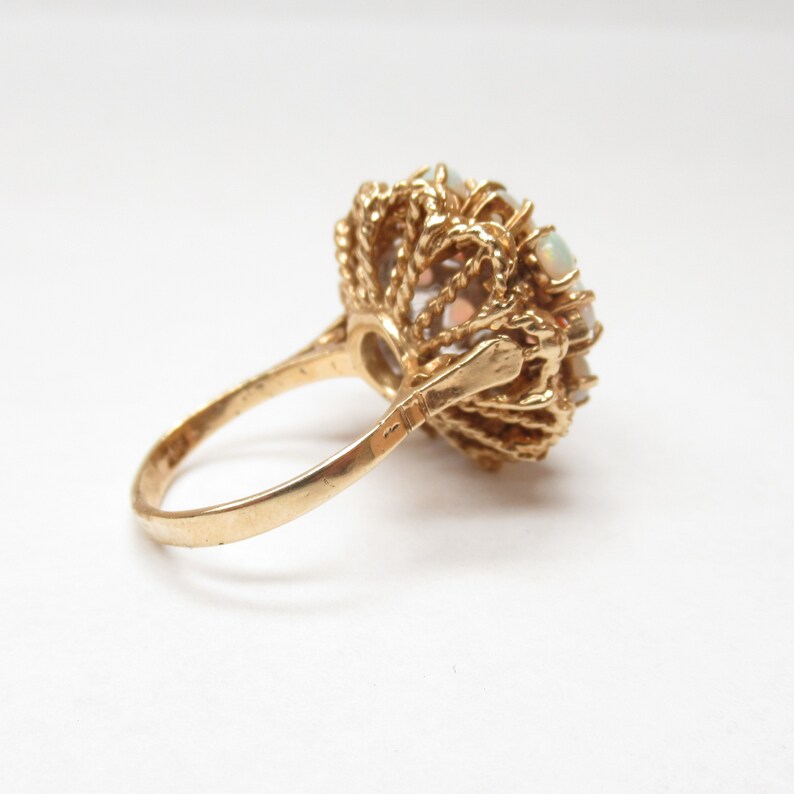 14k 585 yellow gold flower motif opal ring 8.0 grams size 6.5