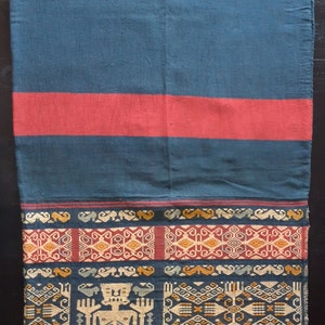 Handwoven Sumba ikat sarong (Lau Paduhu), Indonesia
