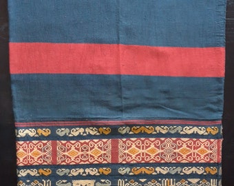 Handwoven Sumba ikat sarong (Lau Paduhu), Indonesia