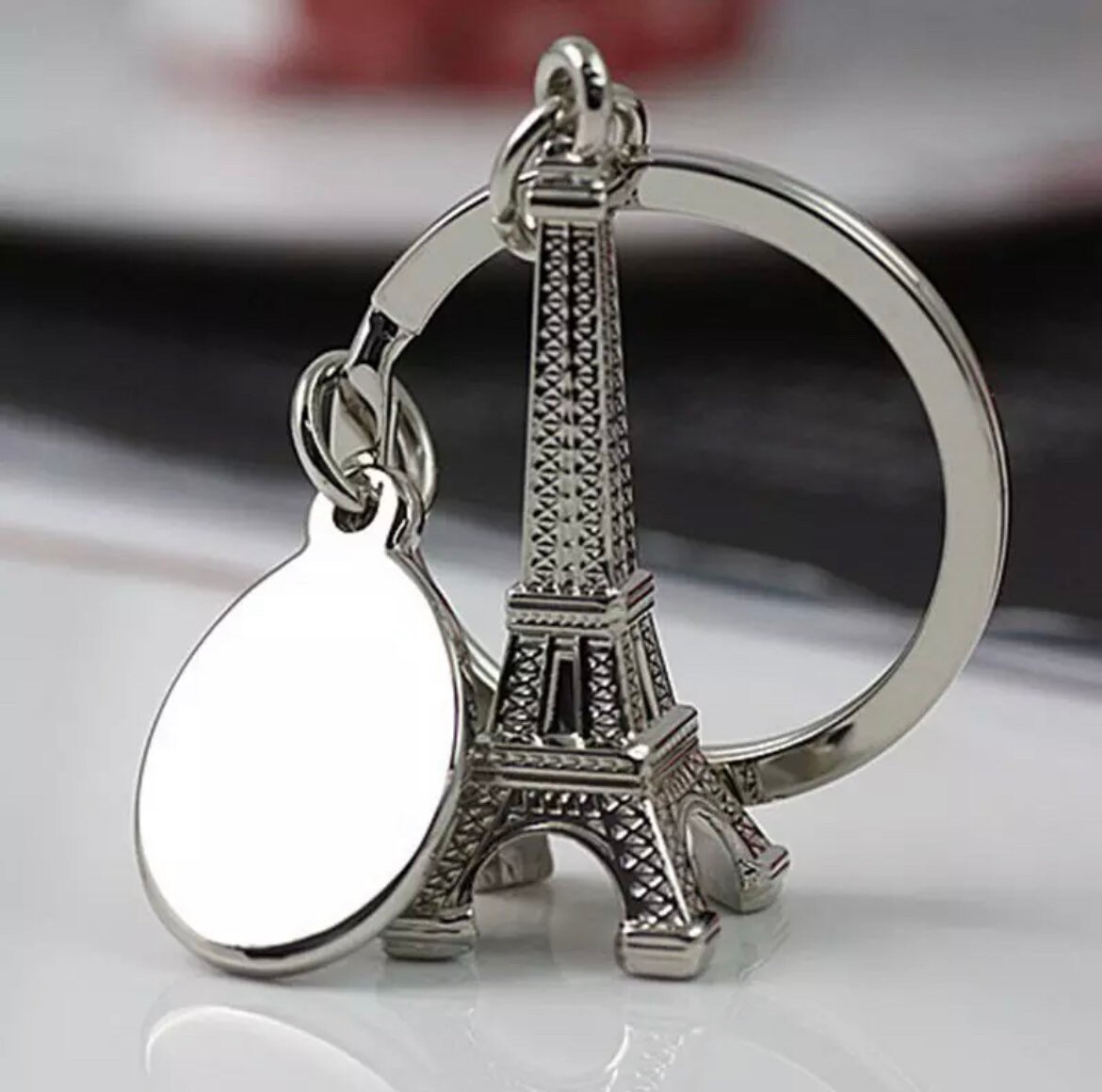 Juvale 6 Pack Paris Keychain, France Souvenir Gift, Eiffel Tower, French  Flag, and Arc de Triomphe Metal Key Rings