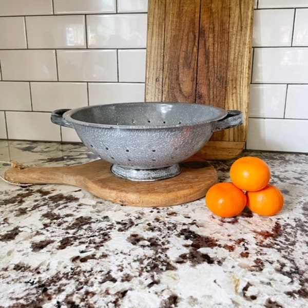 Vintage Grey Speckled Enamelware Colander Strainer Sieve Kitchenware