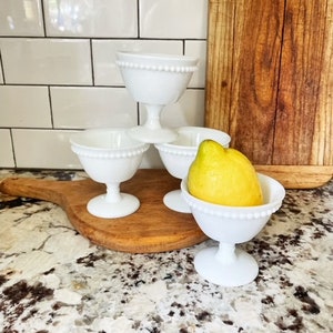 Set of 4 Milk Glass Dessert Cups Sherbet Dishes Vintage Coupes