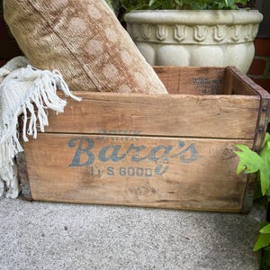 Vintage Wooden Barq&#39;s Soda Crate Primitive Old Advertising