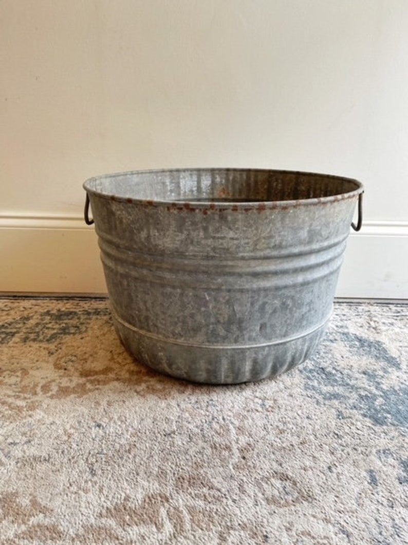 Vintage Galvanized Wash Tub Large Metal Basin Garden Planter image 4