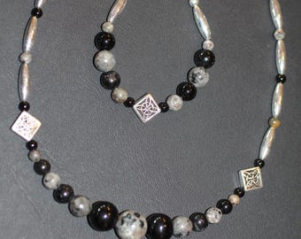 Cruz de bruja fluorescente