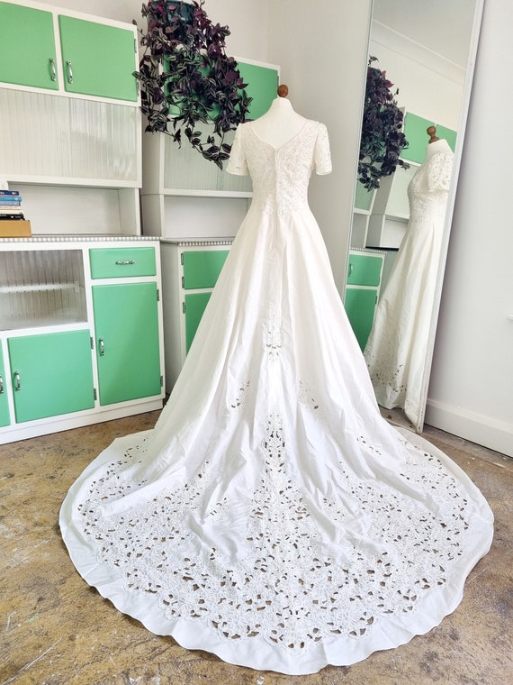 Benjamin roberts wedding dress hotsell