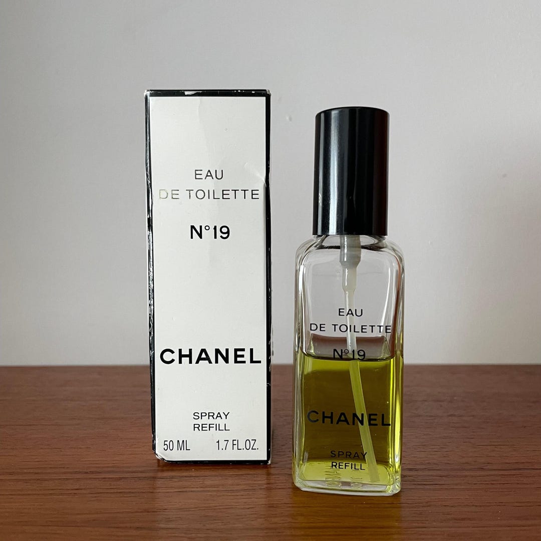 定番の中古商品 No Vintage 19 50ml Refill. Spray Parfum De Eau Paris Chanel 芳香器・アロマポット・アロマストーン