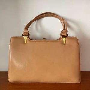 Tan Top Handle Kelly Vintage Handtasche für mühelose Eleganz