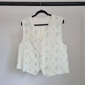 Vintage Embroidered Waistcoat in Cream Large Size