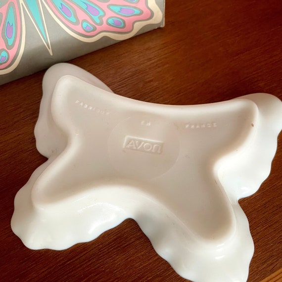 Vintage Avon Wings of Beauty White Milk Glass But… - image 5