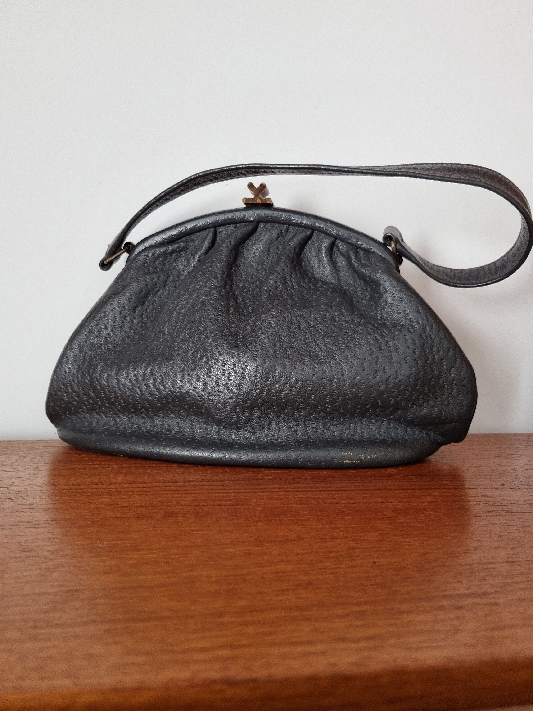 Hermès: A Vintage Kelly Bag 40 Dark Brown