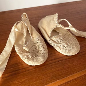 Antique 1910 Silk Cream Handmade Lace Baby Ballet Style Tie Shoes Slippers
