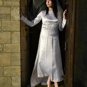 Vintage 60s White Empire Line Wedding Dress UK12 with Train