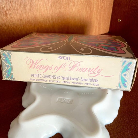 Vintage Avon Wings of Beauty White Milk Glass But… - image 3