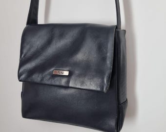 Tula Black Leather Flap Shoulder Vintage Bag for Elegance