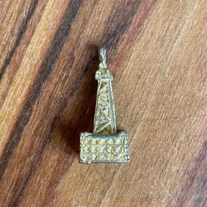 Pendant Vintage Gold Black Pool Tower Charm Pendant 9ct Gold