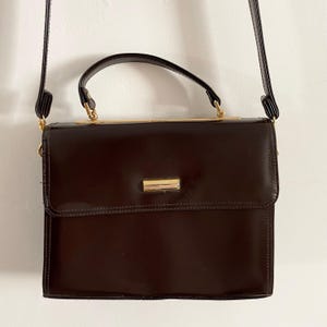 Sac à main porté épaule marron structuré vintage Chic