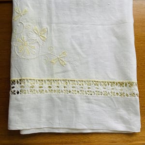 テーブルクロス　白　刺繍　お花 アンティーク刺繍テーブルクロス