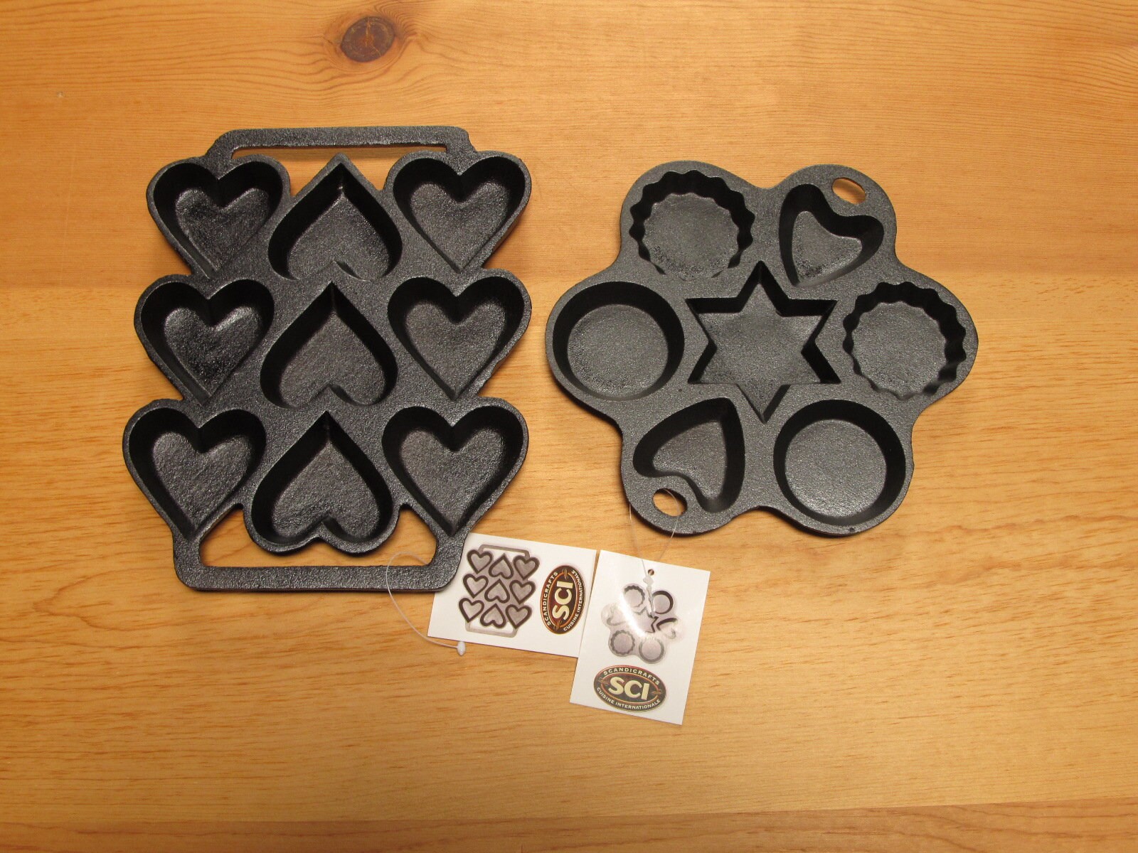 Cast Iron Pan of Hearts, With 9 Heart Shaped Impressions and Cast Iron