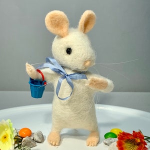 Needle felted mouse