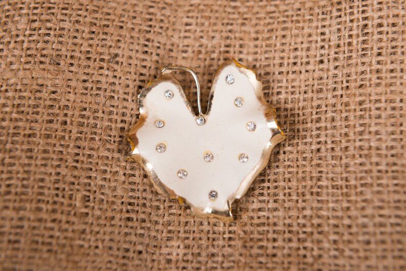 white enamel leaf vintage jewelry Women/'s Vintage brooch rhinestone gold vintage pin