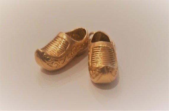 Dutch Shoes (18 kt gold)