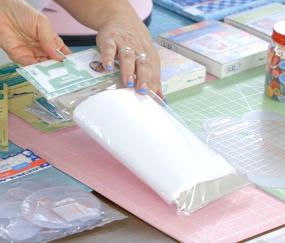 Sew-in Interfacing *Use with Sew Simple Shapes & Specialty Rulers*  By Lori Holt of Bee In My Bonnet/Riley Blake ST-4913