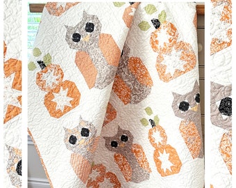 Hoo Goes There *Fat Quarter Friendly Quilt Pattern* By: Margot Languedoc - The Pattern Basket  TPB2304