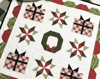 Happy Holidays *A Pieced Quilt Pattern - Layer Cake Friendly* By: Lindsey Weight of Primrose Cottage